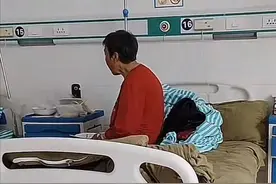 全网吐槽！“没苦硬吃”的中国式父母，令人窒息的背后是理解图片