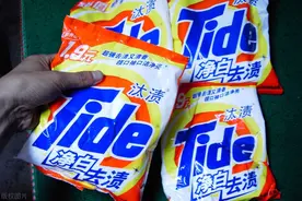洗衣粉里加点白醋太厉害了，解决家里不少烦恼，省力又省钱图片