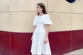 有小肚子的女人，尽量少穿“3种衣服”，不显瘦就算了，还显腰粗图片