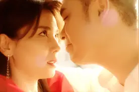 假日暖洋洋2：孔令麒与程蔓，互相救赎的姐弟恋，又甜又爆笑图片