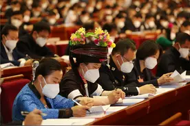 【聚焦】代表委员们的“两会笔记本”都记了哪些重点？图片