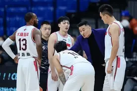 拒绝退役！易建联拒绝遗憾落幕，下赛季联手CBA第一外援卷土重来图片