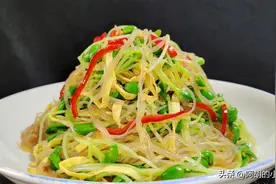 凉拌蛋丝豆苗：豆苗号称“菜中人参”！脆爽好营养，拌一拌赛吃肉图片