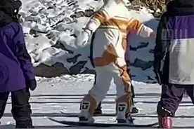 （视频）@太原人！滑雪旋转一看就会一学就跪，网友：看着简单，实则难图片