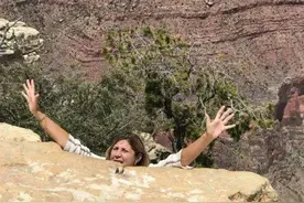 你知道吗？不让老婆上班可能是爱她，也可能是在埋葬你们的婚姻图片