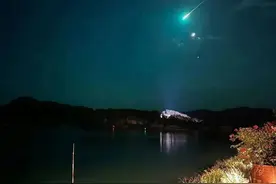 空中惊现UFO？专家：可能是……图片