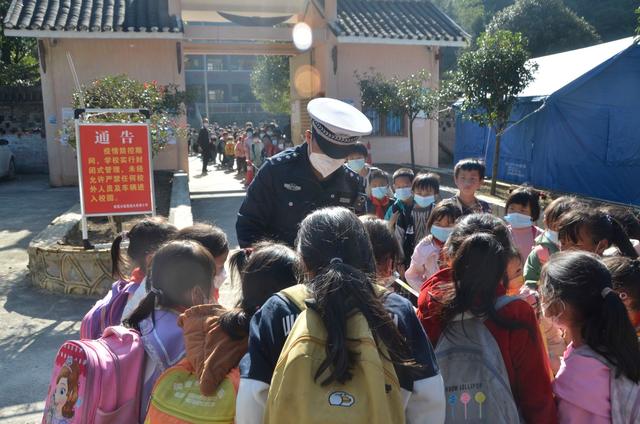 ��֦���������ֽ�������ҽ��ж� ��չ����ͨ��ȫ��У԰�������