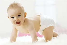 宝宝多大穿拉拉裤别太纠结年龄，看3个信号，附选拉拉裤的5个细节图片