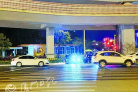 电动车加装高亮车灯 市民吐槽：亮瞎了…图片