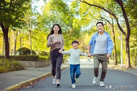 二胎又是儿子，宝妈乐开花，宝爸发愁：不想儿子跟姥爷姓图片