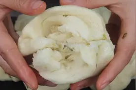 花卷最简单做法，新手也能一次成功，蓬松宣软，葱香味浓郁图片