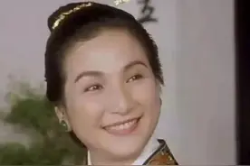 76岁郑佩佩近况曝光！身体变差坐轮椅出行，携一家老小定居美国图片