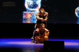 国博这位“大明星”，居然在舞台上说唱！图片