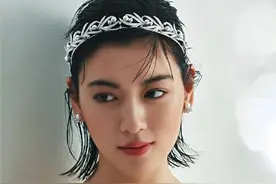 日本演员三吉彩花，令人一眼难忘图片