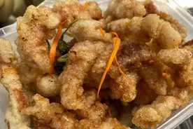 江苏女孩去东北菜馆吃饭，花69元点了3个菜，一个菜没吃完就饱了图片