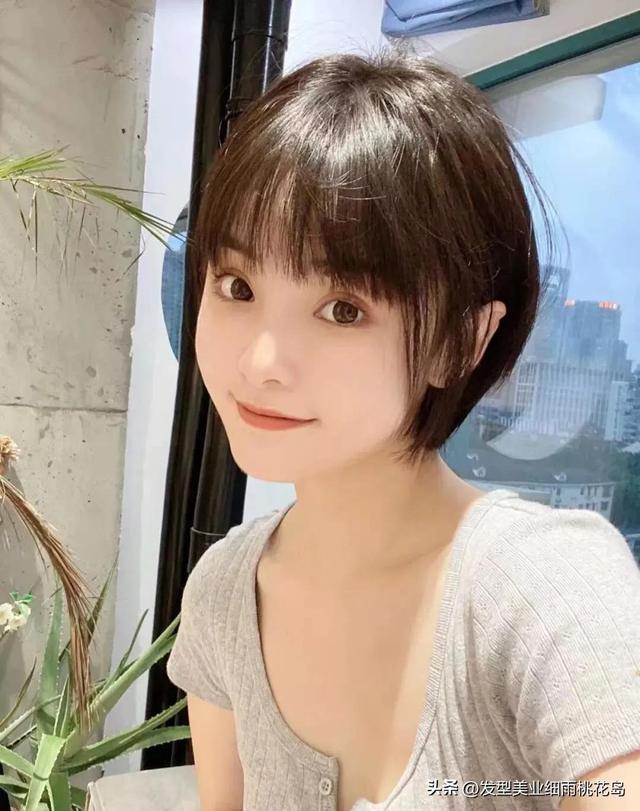 2022年新款短发扎发教程(适合脸圆脸大的女生短发学生发型) - 冷求网