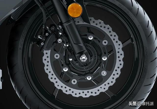 高阶中排仿赛究竟怎么选：CBR400R & YZF-R3 & Ninja 400对比评析