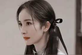 杨幂、刘亦菲、易烊千玺等明星的小八卦图片