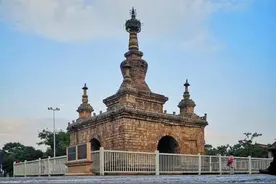 昆明官渡古镇：距今1000多年的历史，有着现存年代最久的金刚塔图片