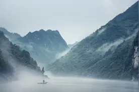 轻舟已过万重山图片