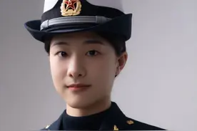 是海军女兵，也是舞蹈演员！这名又美又飒的女学霸，来自985名校！图片