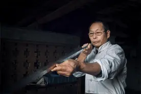 一把宝剑卖上百万的现代铸剑师 能复活上古名剑么图片