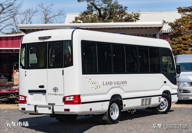 丰田考斯特商旅房车，内部空间大床位多，核载10人停车睡5人