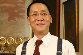 59岁富豪龙宗瀚突发心脏病去世！妈妈是知名女星，29岁已自杀身亡图片