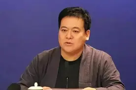 许石林的"销魂一跪"，你要看得懂图片