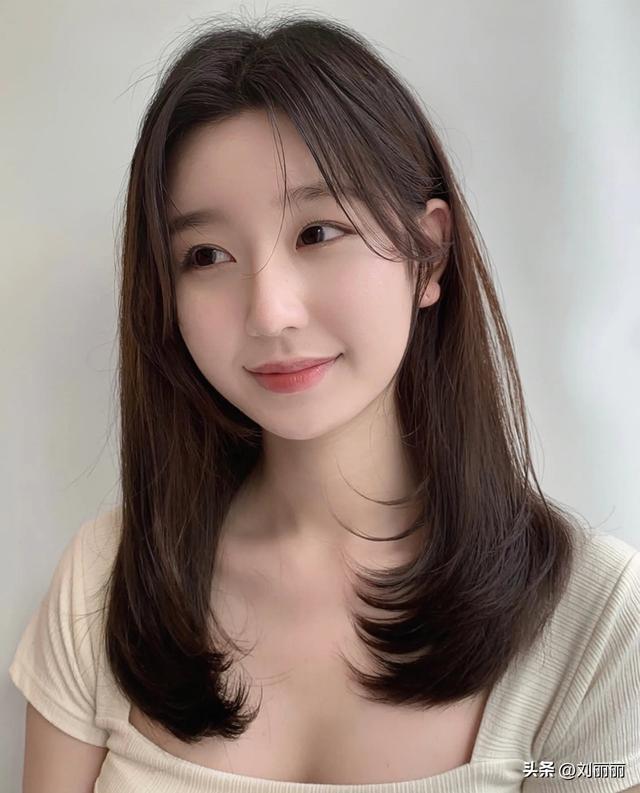女发别乱剪,看看这三种,让你美出新高度(长脸适合什么发型图片最新女
