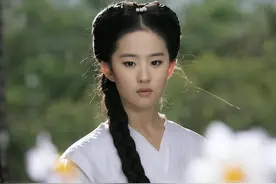 拥有美国国籍的刘亦菲，竟被中国外交部点名力赞：真正的中华儿女图片