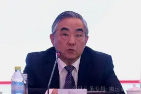 中国禁放烟花爆竹，被人非议缺少了年味，你知道是谁提议禁放的吗图片