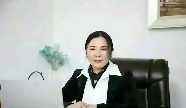 7月30日凌晨！又有6位：“女贪”被查落马，触目惊心，看看都有谁