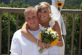 美国一伴郎婚礼上表白新娘，全场宾客傻眼！1年后新郎变前夫图片