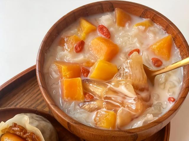 牛奶木瓜炖花胶 牛奶木瓜炖花胶的做法