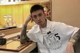 撞坏千万限量豪车,给女友9亿分手费, “沪上皇”秦奋到底有多壕?图片