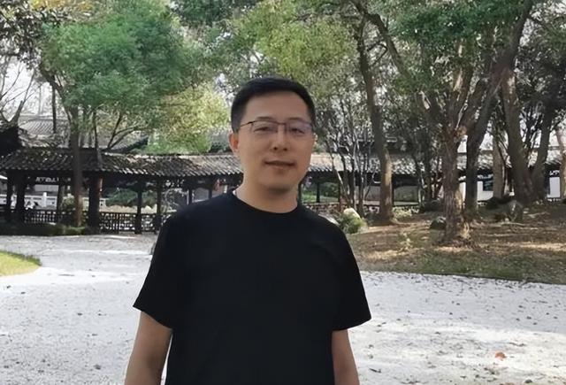 赵立坚卸任外交部发言人,大学生表示意难平,官方对此给出回应