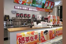 暗访两家蜜雪冰城门店：频繁改标签过期继续用，偷工减料省成本图片