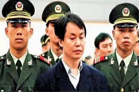 张子强被枪毙后，记者问他的母亲：谁害了他？他的母亲如何回复？图片
