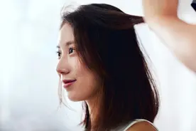 美女上司和男下属出差-1图片