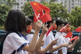 香港教育局：中小学课须加强国民教育元素，增强学生对国家归属感图片