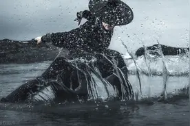 他灭掉整个家族，却离开了深爱的女人。图片