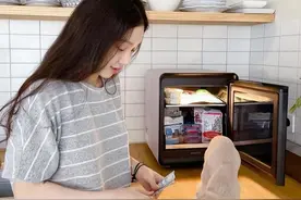 “微笑女神”郑丽媛：独居19年，41岁活成人间理想，太美了图片