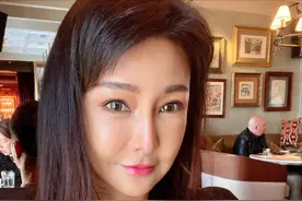 李家诚空姐前女友近照曝光，近60岁身材仍火辣，长相不输徐子淇图片