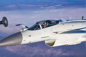 为什么中国能仿制苏联武器，对美国武器却失灵了？看看B2就知道了图片