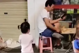 笑哭！湖北一姥爷沉迷于下棋喊不回家吃饭，女婿无奈使出“绝招”图片