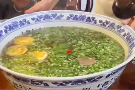 女孩穷游兰州，点了一碗118元的牛肉面，面上桌发现只有一片牛肉图片