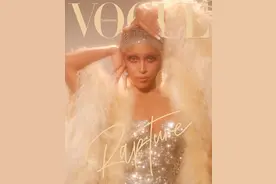 三万颗水晶贴身勇闯时装周，如今最敢穿的女士就是她图片