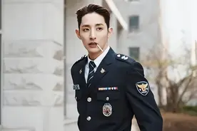 看腻了硌手的胸肌，来看看禁欲系男模吧！图片