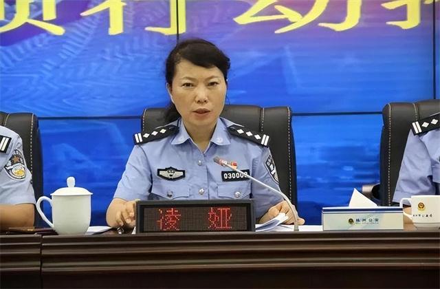 16岁从警入职43年，上班穿4000元短袖，警号030008狠角色终于落网